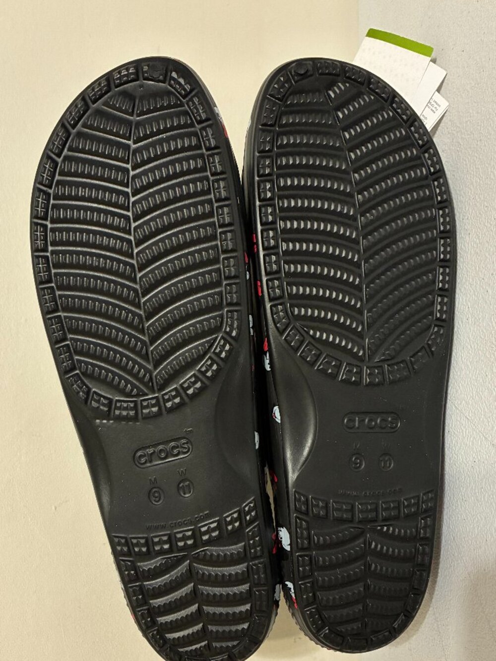 NEW Disney Parks Crocs Exclusive Minnie Mouse Slides Sandals Men's 9 Women's 11 - Picture 7 of 7